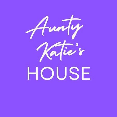 Albergue Aunty Katie'S House, Ni Tourist Board Certified & Located On The Main Oldpark Road To Belfast, With Free Continental Breakfast & Free Ultra Fast Sky Internet, Free Sky Sports & Free Sky Cinema, Self-Check In After 10Pm Gmt Exterior foto