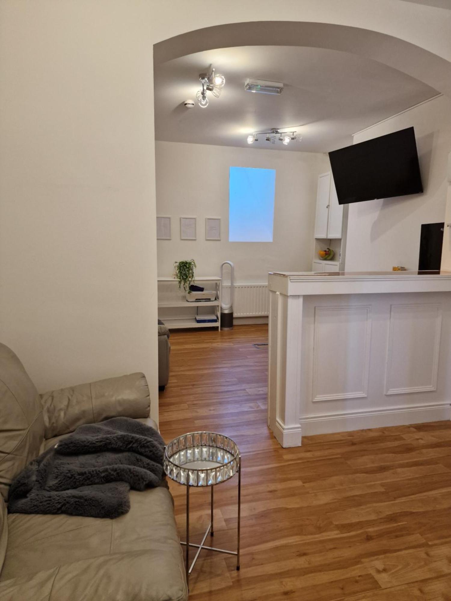 Albergue Aunty Katie'S House, Ni Tourist Board Certified & Located On The Main Oldpark Road To Belfast, With Free Continental Breakfast & Free Ultra Fast Sky Internet, Free Sky Sports & Free Sky Cinema, Self-Check In After 10Pm Gmt Exterior foto