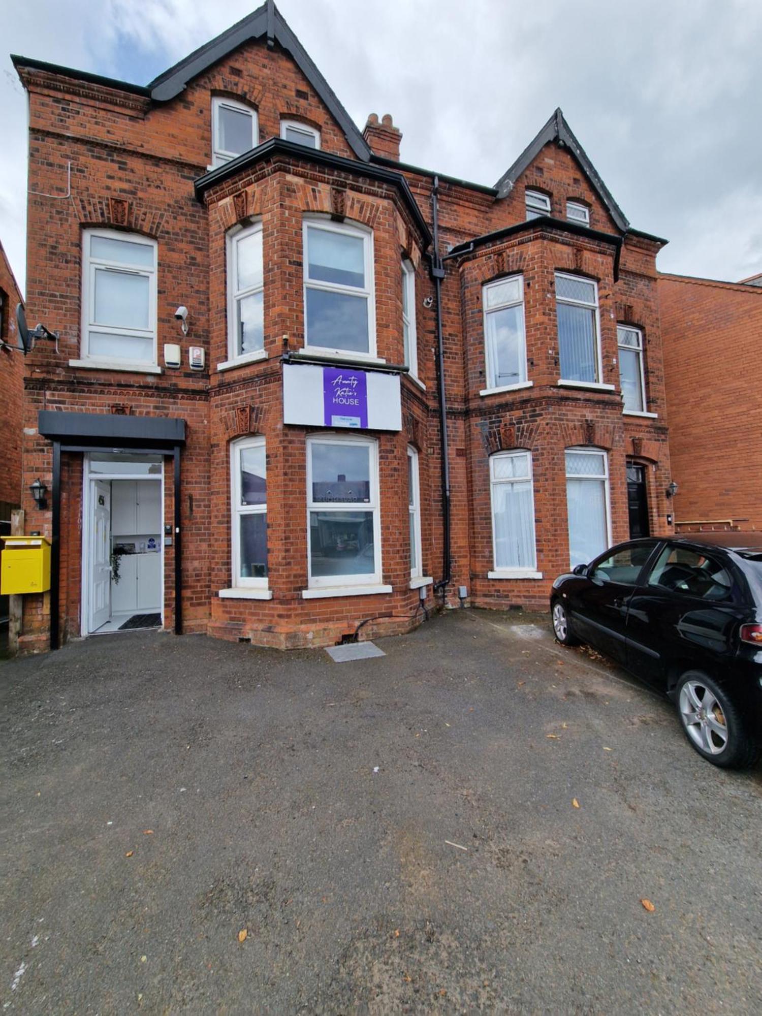 Albergue Aunty Katie'S House, Ni Tourist Board Certified & Located On The Main Oldpark Road To Belfast, With Free Continental Breakfast & Free Ultra Fast Sky Internet, Free Sky Sports & Free Sky Cinema, Self-Check In After 10Pm Gmt Exterior foto