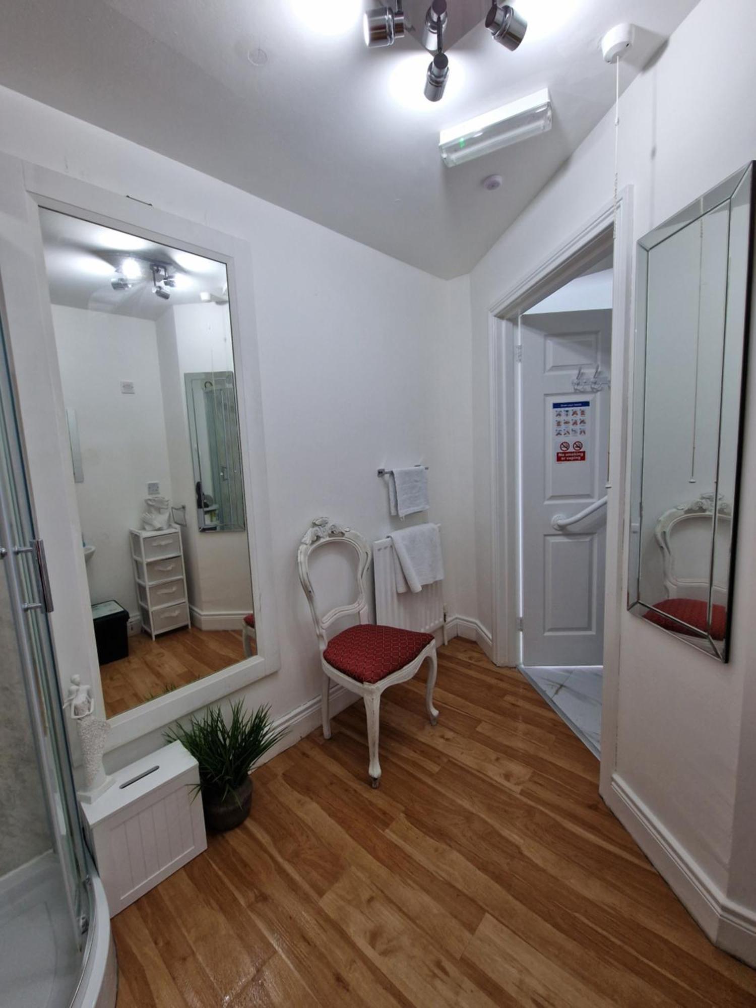 Albergue Aunty Katie'S House, Ni Tourist Board Certified & Located On The Main Oldpark Road To Belfast, With Free Continental Breakfast & Free Ultra Fast Sky Internet, Free Sky Sports & Free Sky Cinema, Self-Check In After 10Pm Gmt Exterior foto