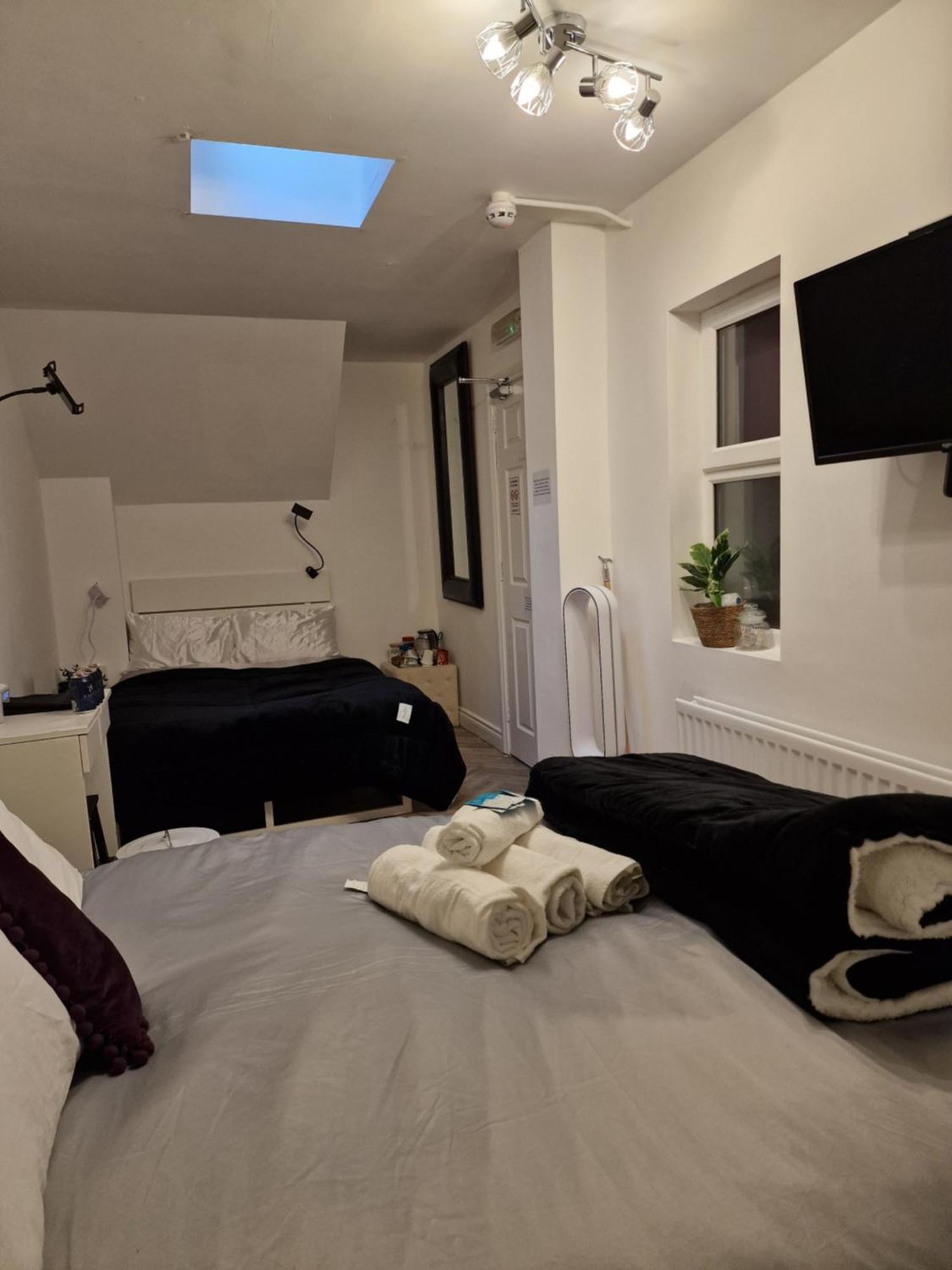 Albergue Aunty Katie'S House, Ni Tourist Board Certified & Located On The Main Oldpark Road To Belfast, With Free Continental Breakfast & Free Ultra Fast Sky Internet, Free Sky Sports & Free Sky Cinema, Self-Check In After 10Pm Gmt Exterior foto