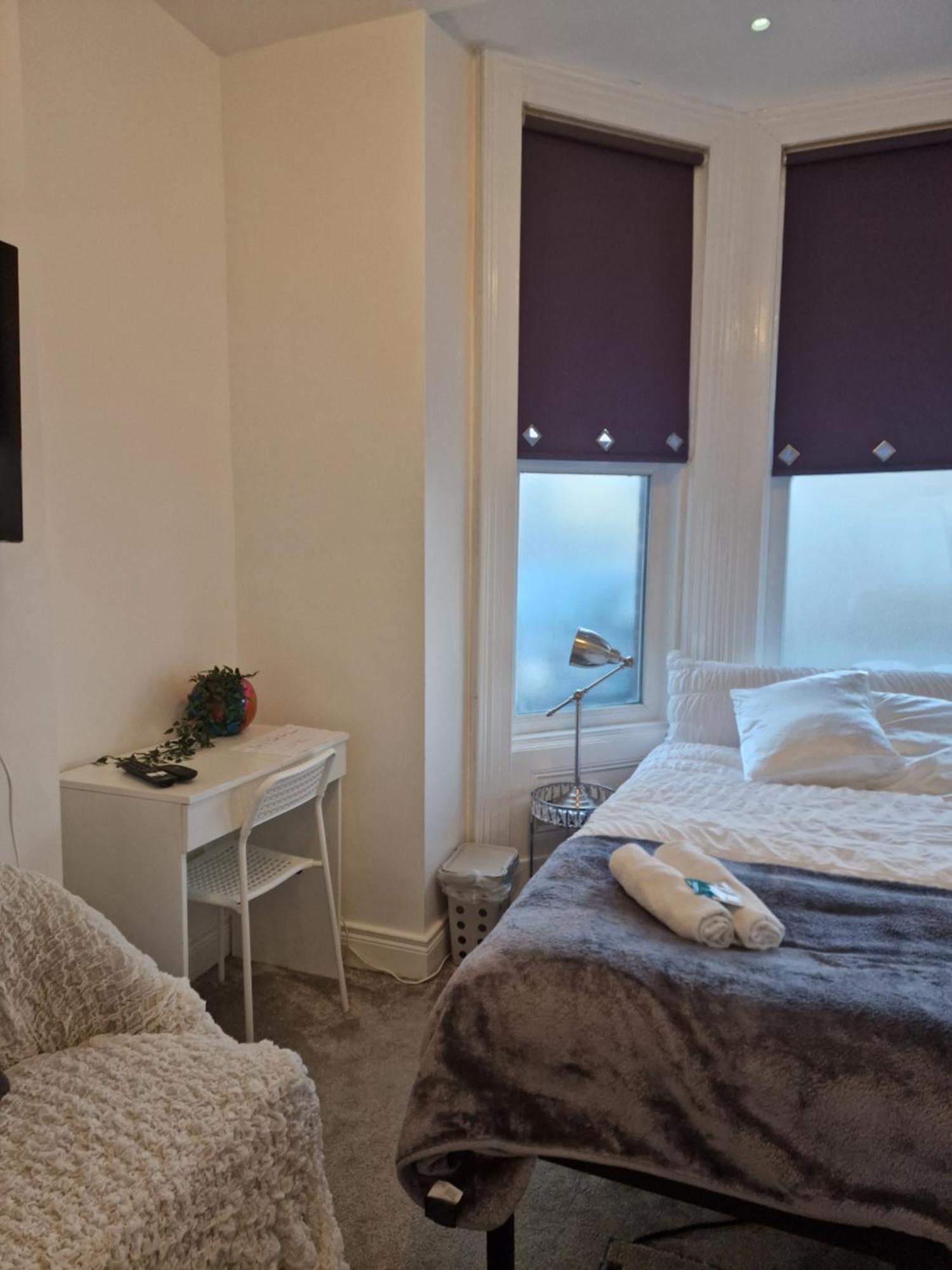 Albergue Aunty Katie'S House, Ni Tourist Board Certified & Located On The Main Oldpark Road To Belfast, With Free Continental Breakfast & Free Ultra Fast Sky Internet, Free Sky Sports & Free Sky Cinema, Self-Check In After 10Pm Gmt Exterior foto