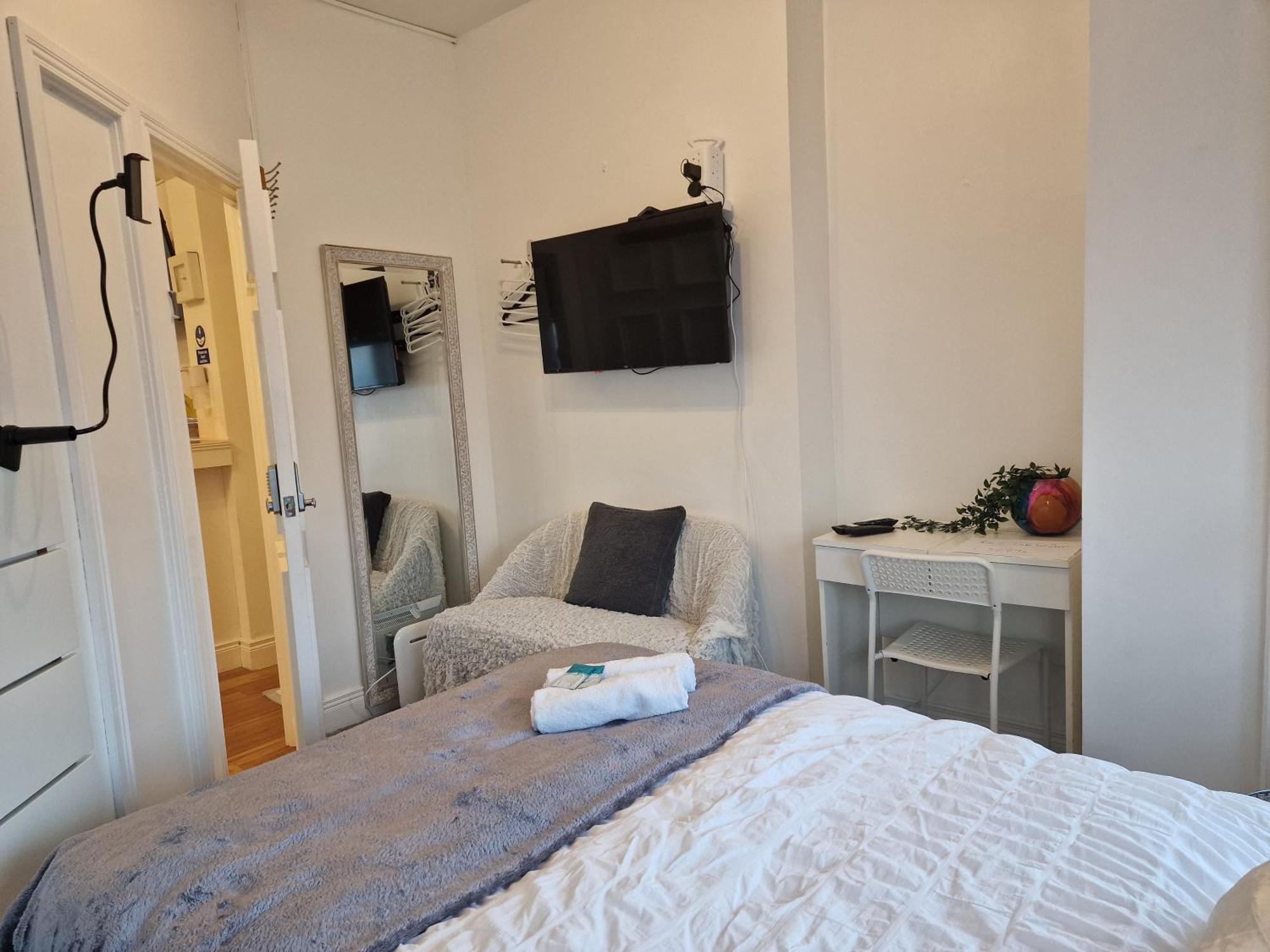Albergue Aunty Katie'S House, Ni Tourist Board Certified & Located On The Main Oldpark Road To Belfast, With Free Continental Breakfast & Free Ultra Fast Sky Internet, Free Sky Sports & Free Sky Cinema, Self-Check In After 10Pm Gmt Exterior foto